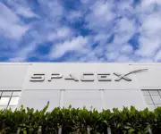S&P 500 mantiene requisito de rentabilidad, SpaceX no entrará pronto