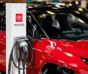Toyota amenaza el liderazgo de ventas de GM en EE.UU. por demanda de híbridos