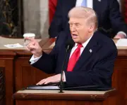Trump ordena despidos masivos en inteligencia de EE.UU.