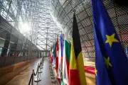 UE alcanza acuerdo para crear centros de retorno de migrantes en terceros países