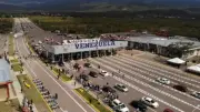 Venezuela desaconseja cruzar frontera tras cierre de Colombia por elecciones