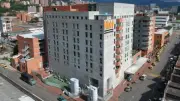 Violencia en urgencias del Hospital General de Medellín deja tres heridos y un capturado