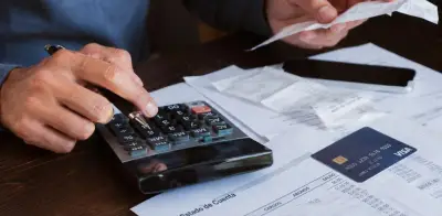 Alza de tasas al 12%: cómo impactará en tarjetas, créditos y CDT