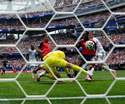 España vence 2-1 a Bélgica con gol agónico de Merino y avanza a semifinales del Mundial