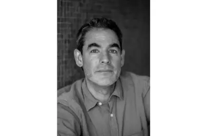 Fernando Eimbcke: 'Moscas' explora el dolor sin caer en el melodrama excesivo