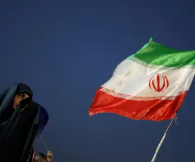 Líder supremo de Irán promete venganza por muerte de su padre