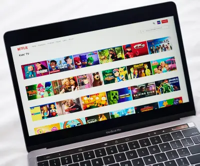 Netflix planea canales en directo y pruebas gratuitas para retener usuarios