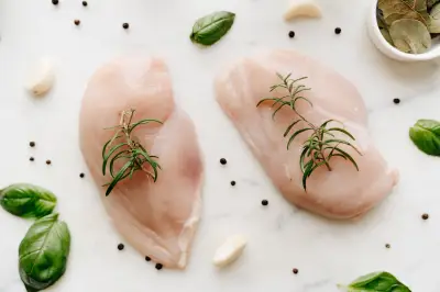 Pechuga de pollo: la parte con más proteína, según expertos en nutrición