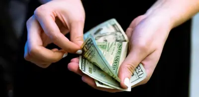 Precio del dólar hoy en Colombia inicia por debajo de $3.400 este viernes