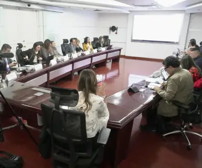 Tire y afloje entre Restrepo y Ávila en primera reunión de empalme