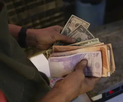Venezuela reduce brecha cambiaria con inyección de dólares y depreciación oficial
