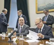 Chile formaliza baja de impuesto corporativo a 22% en ley miscelánea