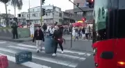 Comerciantes del frigorífico de Guadalupe bloquean la Autopista Sur por extorsiones