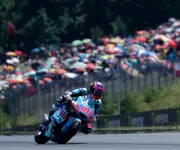 David Alonso abandona GP de Alemania tras caída cuando peleaba por el podio