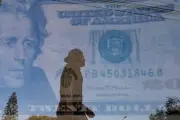 Dólar abre a la baja en COP 3.370: cae 43 pesos y acumula descenso de más de $1.000 desde enero