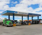 Ecuador reforma estabilización de precios de gasolinas Extra y Ecopaís