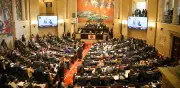 Gobierno Petro firma decreto que aumenta salario de congresistas en 7% con retroactividad