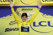 Jonas Vingegaard luce primer maillot amarillo del Tour de Francia 2026