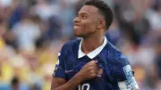 Mbappé responde con dureza a senadora paraguaya por comentarios racistas