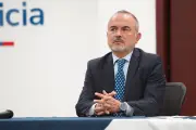 Ministro de Justicia critica empalme y teme salida de Petro por 'puerta de atrás'