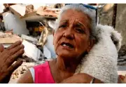 Mujer perdió su casa en terremoto de Venezuela pero salvó a sus perros