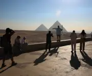 Sawiris aumenta inversión en pirámides de Egipto para impulsar turismo