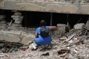 Tragedia en La Guaira: familias temen perder a sus seres queridos en el caos de las morgues