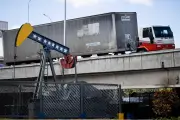 Venezuela publica nueva regulación petrolera que abre la industria al sector privado